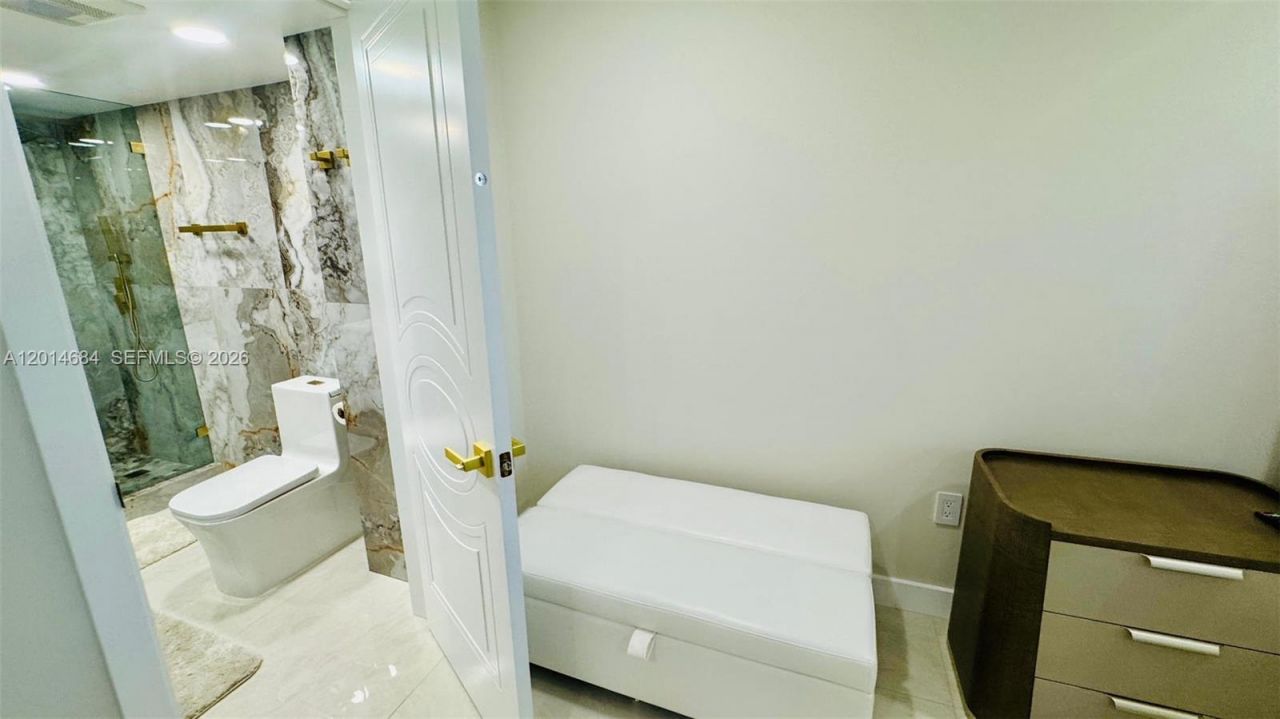 210 174th St , Unit 811, Sunny Isles Beach, FL 33160 Photo
