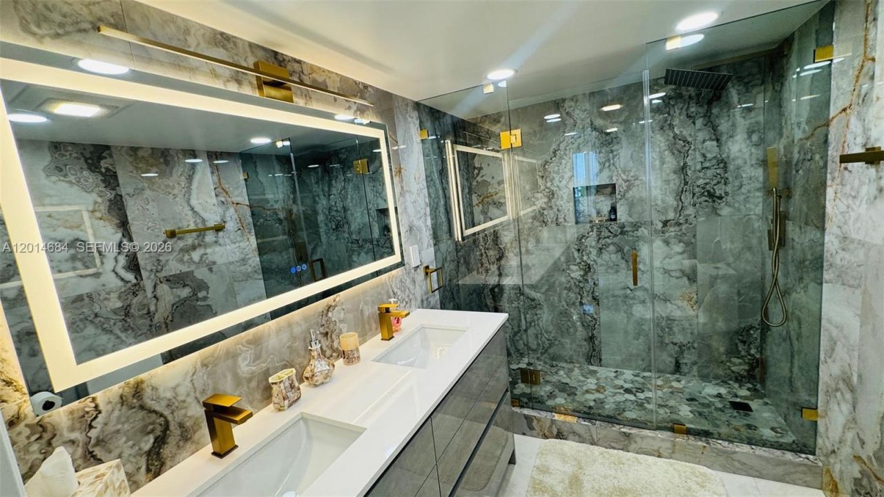 210 174th St , Unit 811, Sunny Isles Beach, FL 33160 Photo