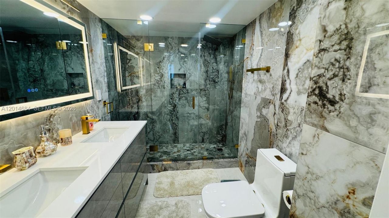 210 174th St , Unit 811, Sunny Isles Beach, FL 33160 Photo