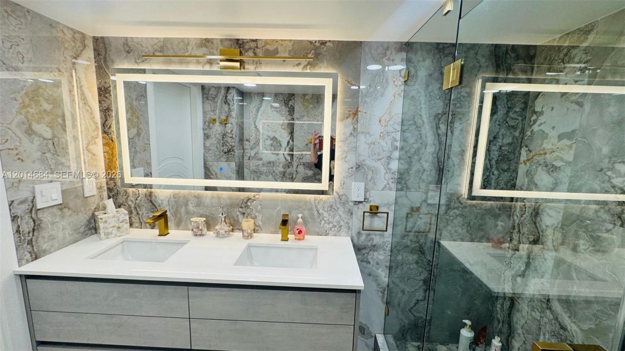 210 174th St , Unit 811, Sunny Isles Beach, FL 33160 Photo