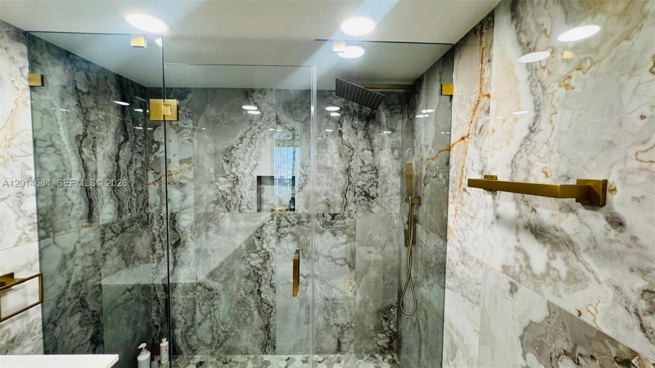 210 174th St , Unit 811, Sunny Isles Beach, FL 33160 Photo