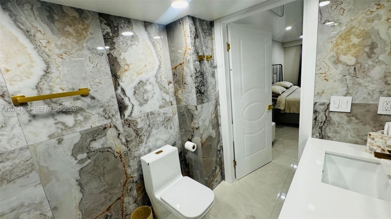 210 174th St , Unit 811, Sunny Isles Beach, FL 33160 Photo