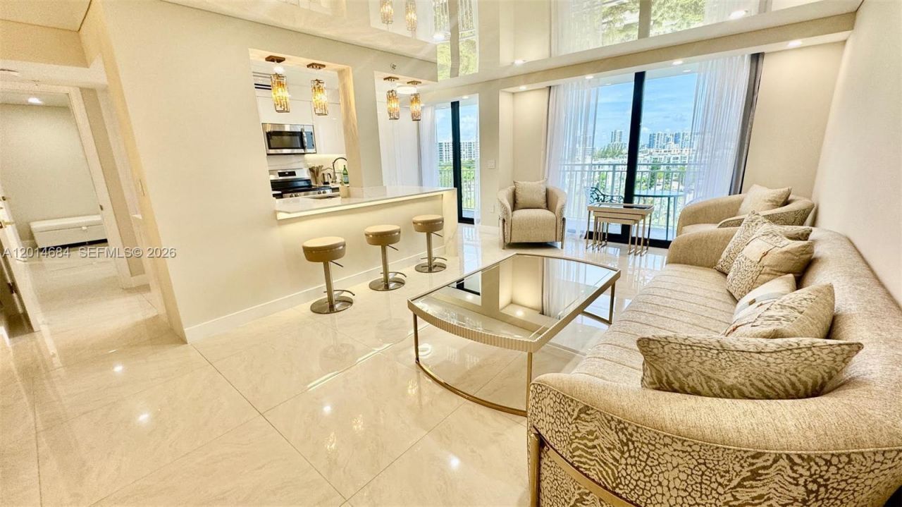 210 174th St , Unit 811, Sunny Isles Beach, FL 33160 Photo