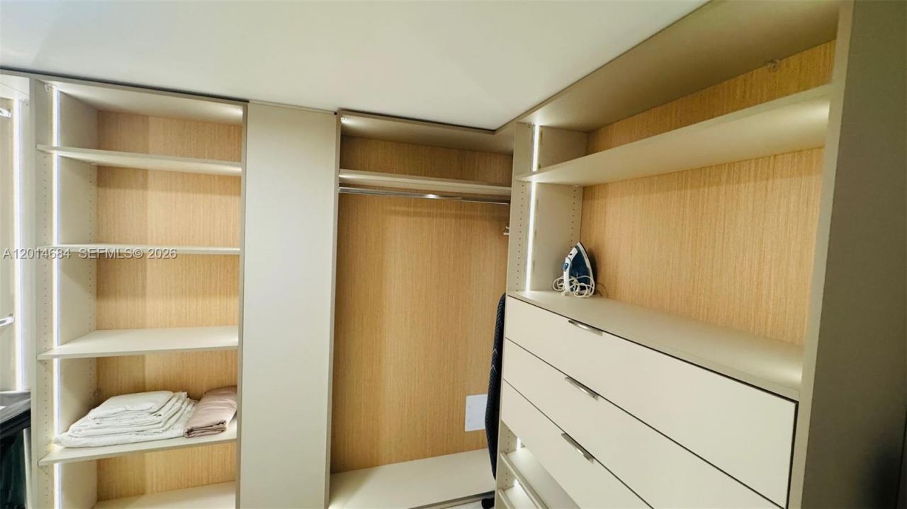 210 174th St , Unit 811, Sunny Isles Beach, FL 33160 Photo