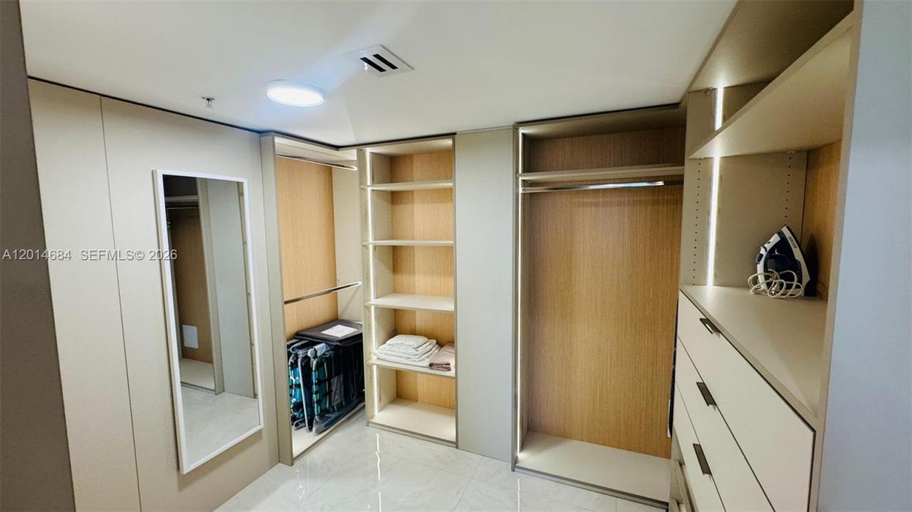 210 174th St , Unit 811, Sunny Isles Beach, FL 33160 Photo
