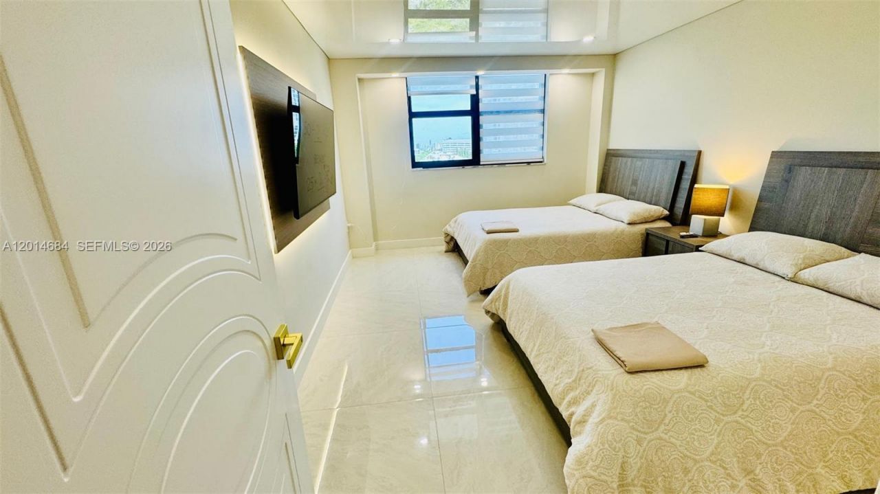 210 174th St , Unit 811, Sunny Isles Beach, FL 33160 Photo