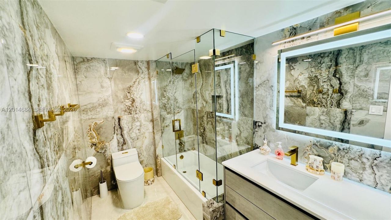 210 174th St , Unit 811, Sunny Isles Beach, FL 33160 Photo