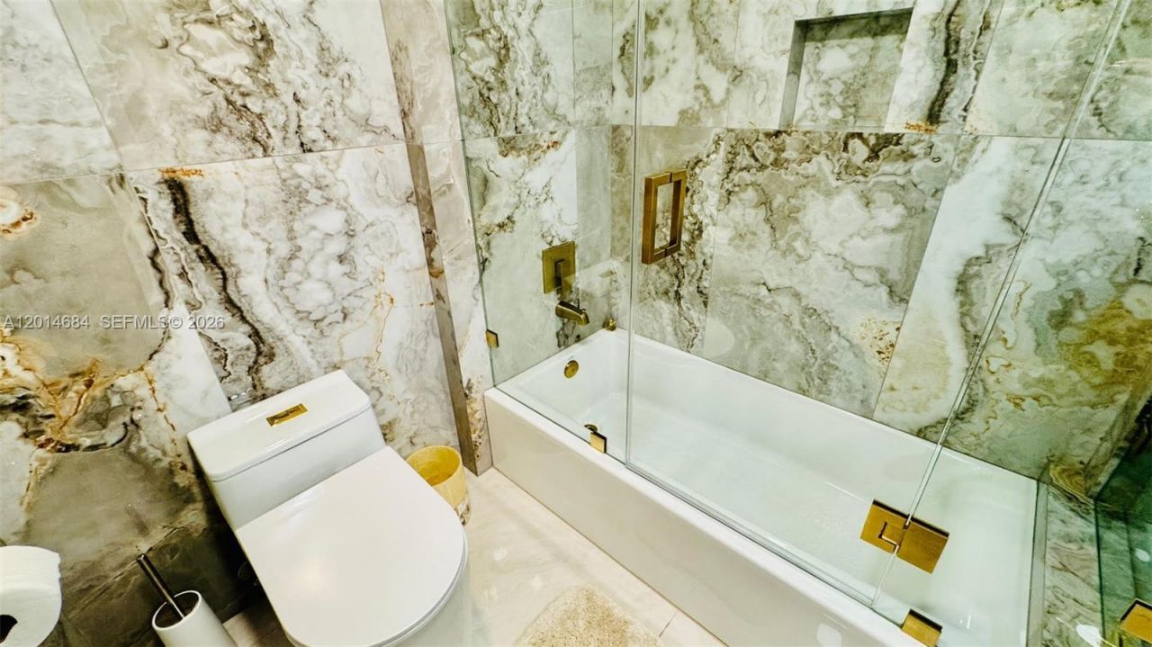210 174th St , Unit 811, Sunny Isles Beach, FL 33160 Photo