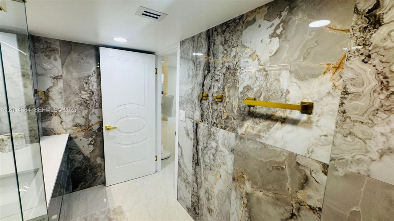 210 174th St , Unit 811, Sunny Isles Beach, FL 33160 Photo
