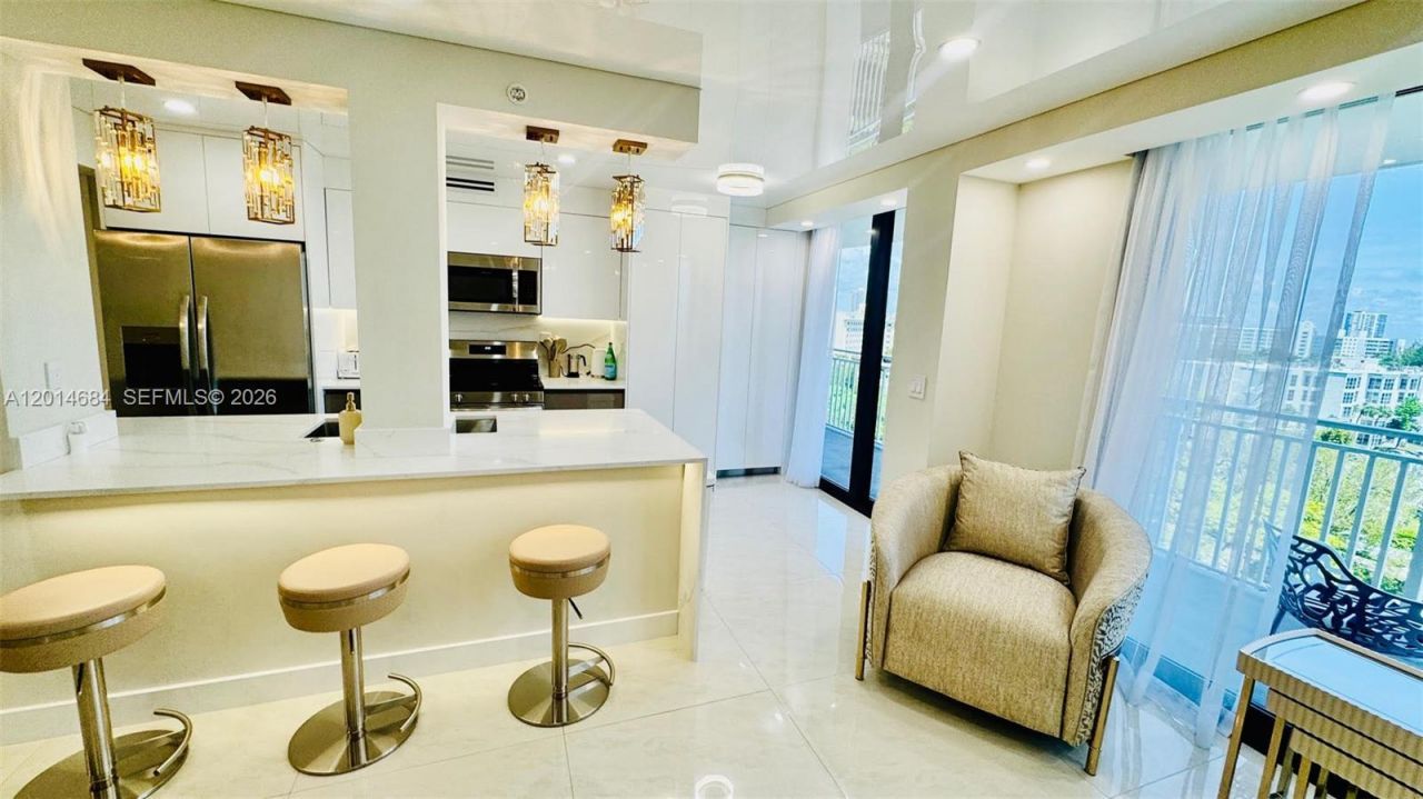 210 174th St , Unit 811, Sunny Isles Beach, FL 33160 Photo