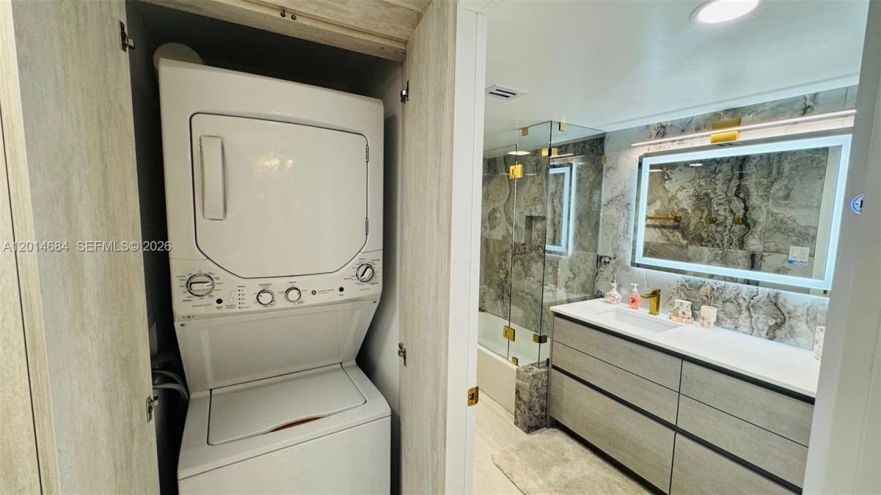 210 174th St , Unit 811, Sunny Isles Beach, FL 33160 Photo