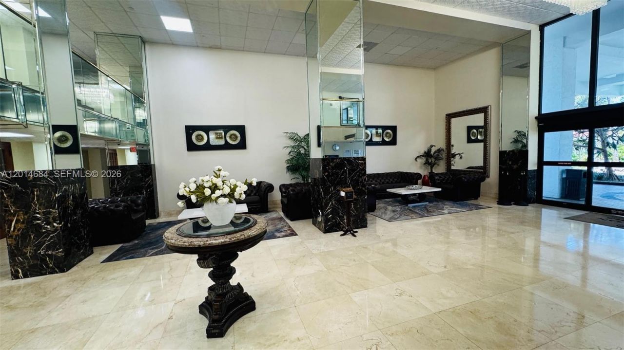 210 174th St , Unit 811, Sunny Isles Beach, FL 33160 Photo