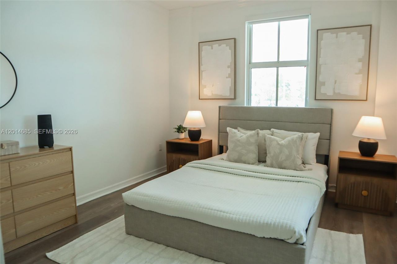 9172 Collins Ave , Unit 212, Surfside, FL 33154 Photo