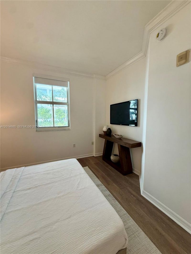 9172 Collins Ave , Unit 212, Surfside, FL 33154 Photo