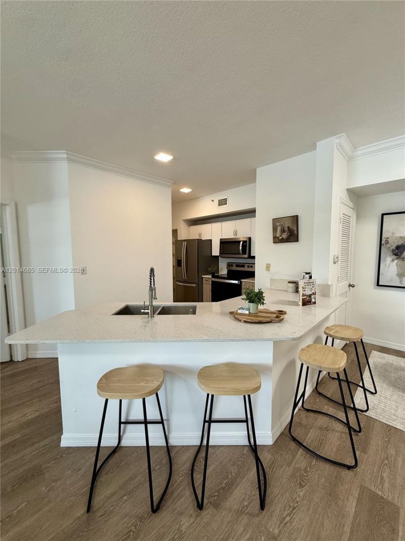 9172 Collins Ave , Unit 212, Surfside, FL 33154 Photo