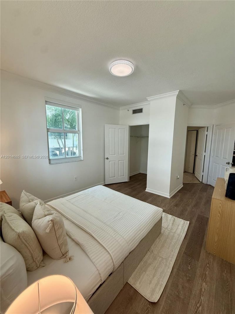 9172 Collins Ave , Unit 212, Surfside, FL 33154 Photo
