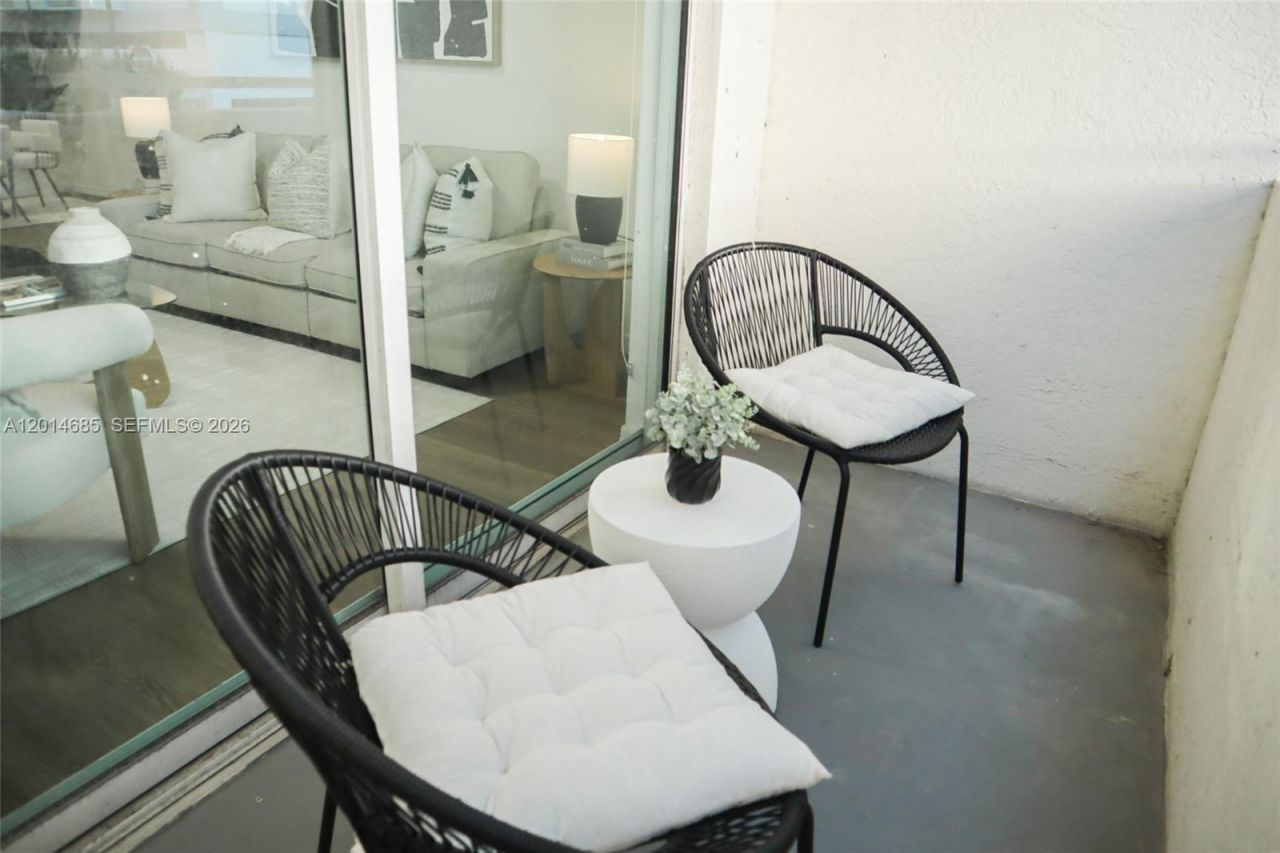 9172 Collins Ave , Unit 212, Surfside, FL 33154 Photo