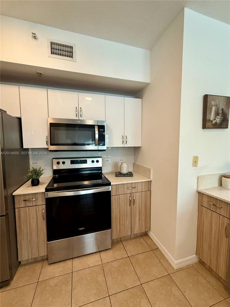 9172 Collins Ave , Unit 212, Surfside, FL 33154 Photo