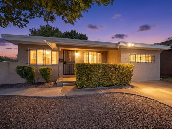 716 Florida Street SE, Albuquerque, NM 87108