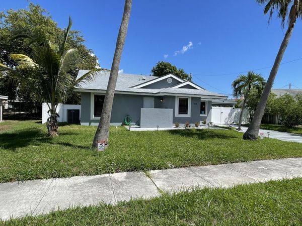 378 NW 2nd Way, Deerfield Beach, FL 33441