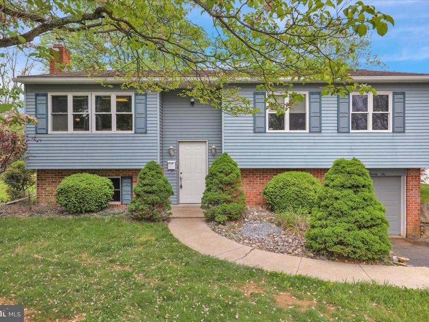 2126 Mayo Drive, Reading, PA 19601 Main Photo