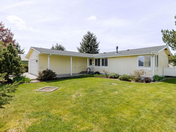 1645 NE 6th Street, Redmond, OR 97756