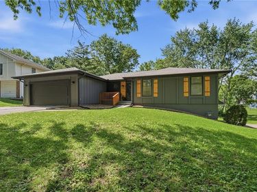 8300 N Virginia Avenue, Kansas City, MO 64118
