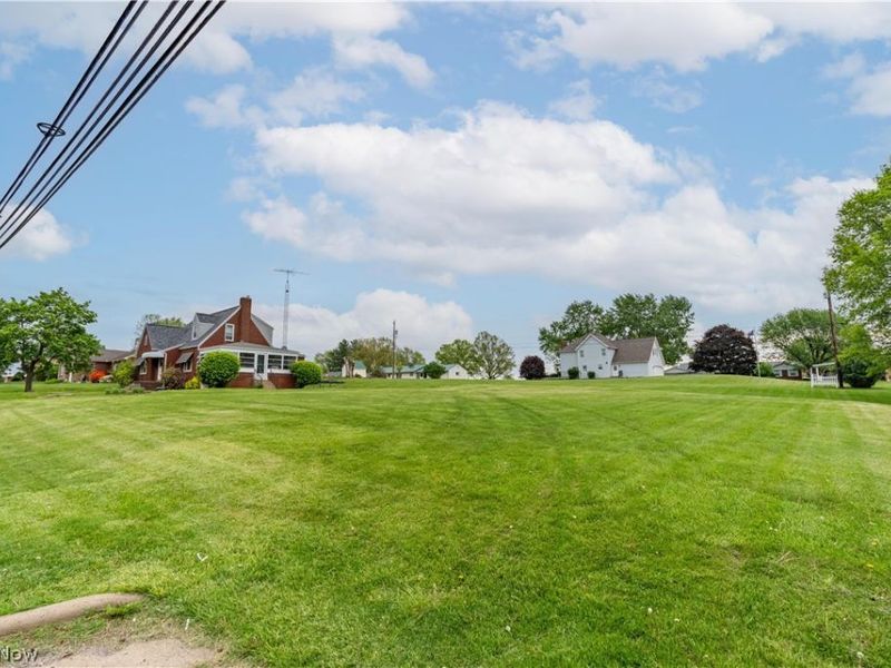 818 Canton Road NW, Carrollton, OH 44615 Photo 3
