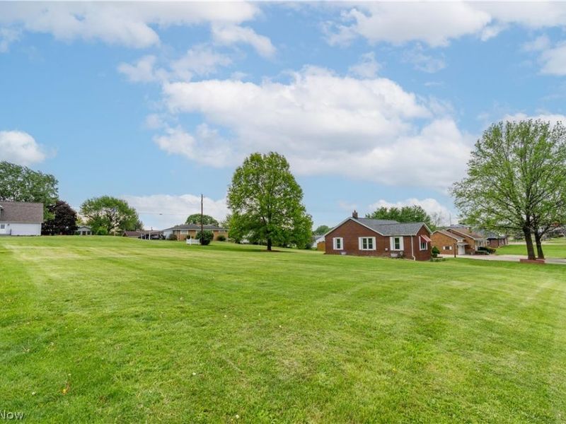 818 Canton Road NW, Carrollton, OH 44615 Photo 4