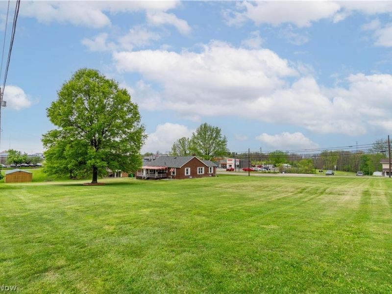 818 Canton Road NW, Carrollton, OH 44615 Photo 5