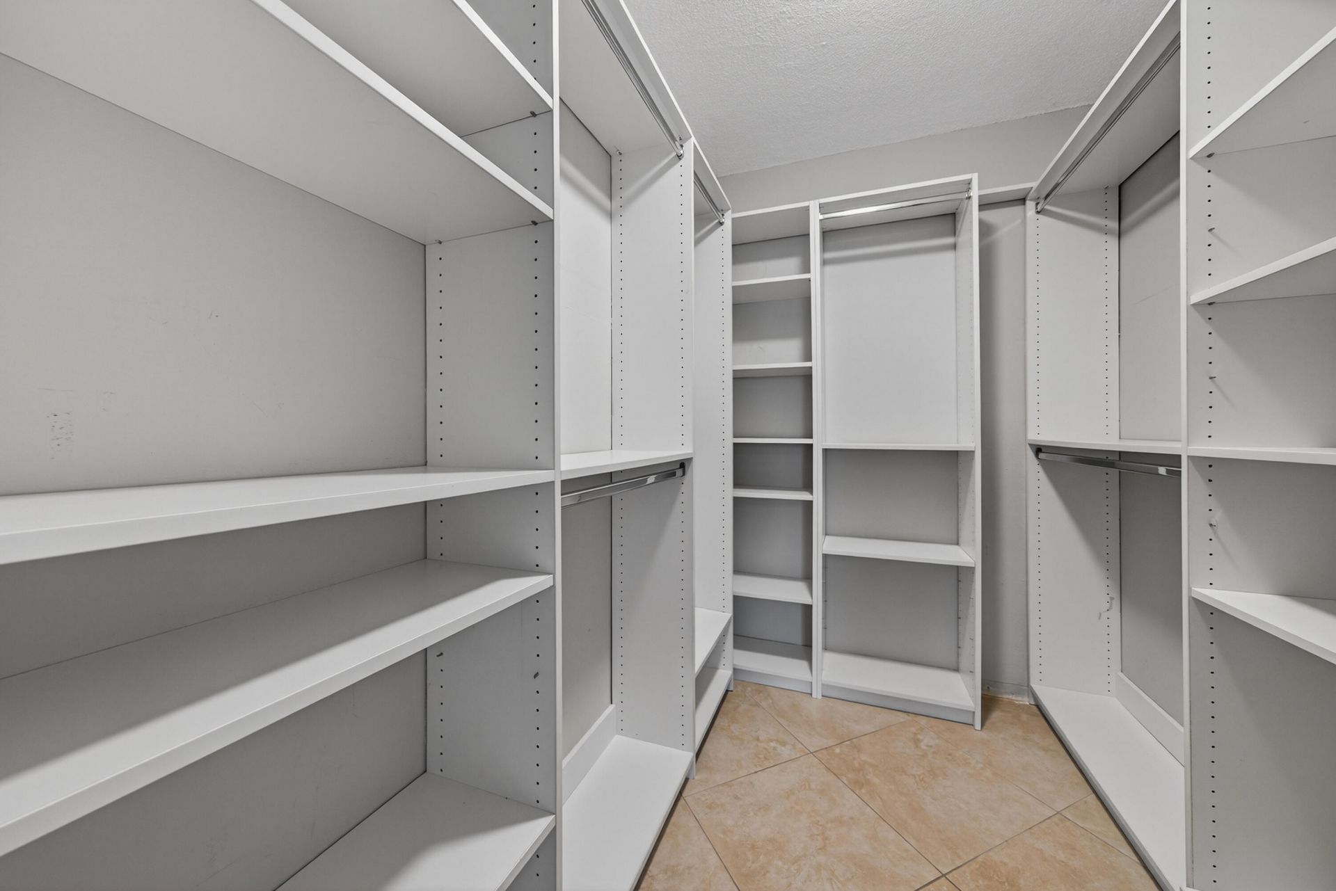 2900 NE 30th Street, Unit L-2, Fort Lauderdale, FL 33306 Photo