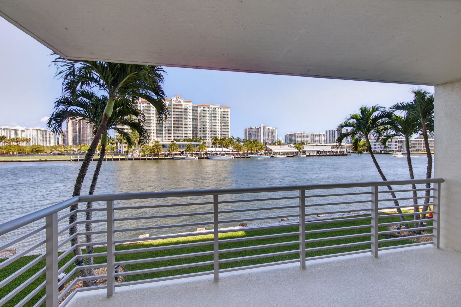 2900 NE 30th Street, Unit L-2, Fort Lauderdale, FL 33306 Photo
