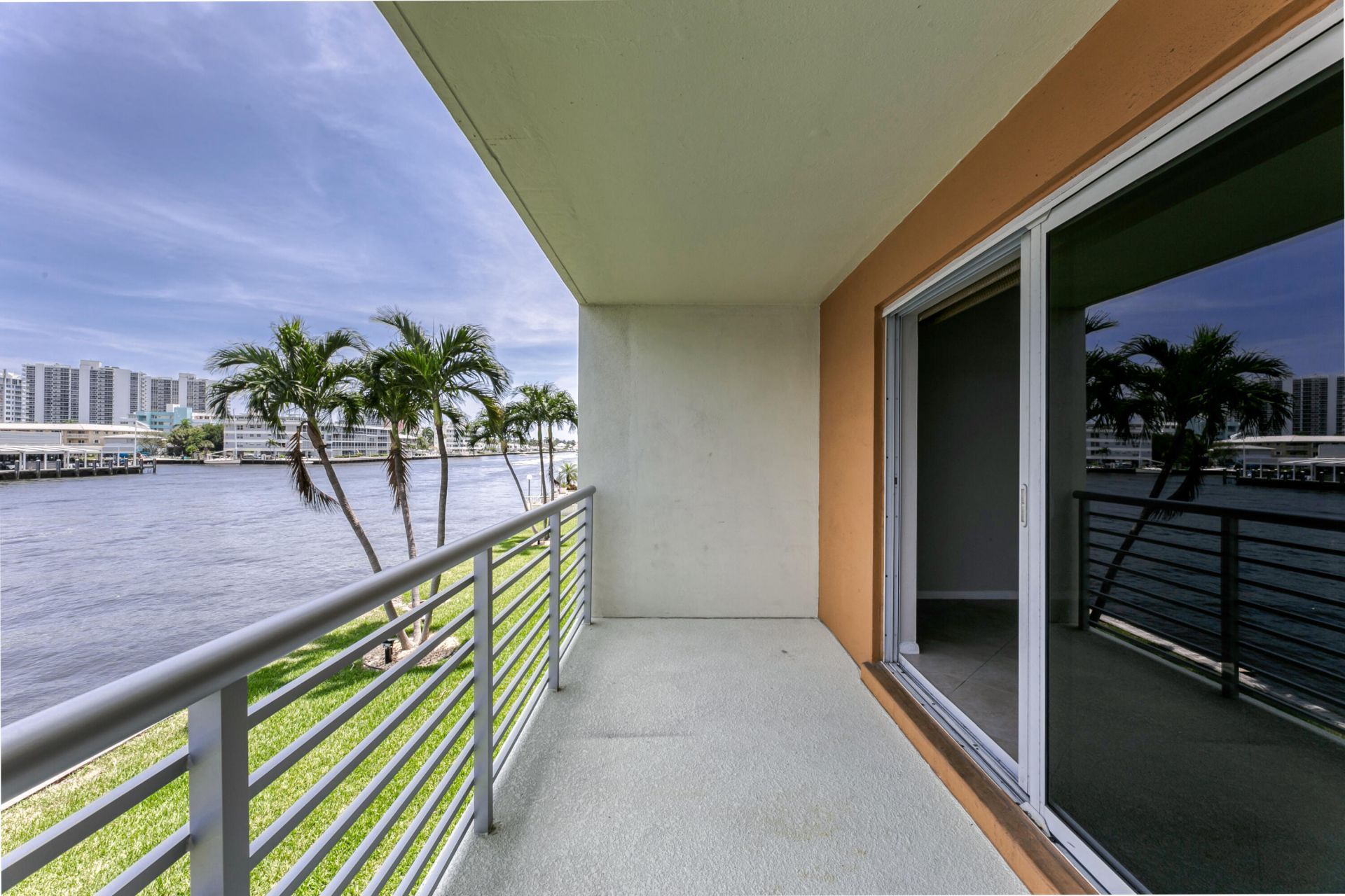 2900 NE 30th Street, Unit L-2, Fort Lauderdale, FL 33306 Photo
