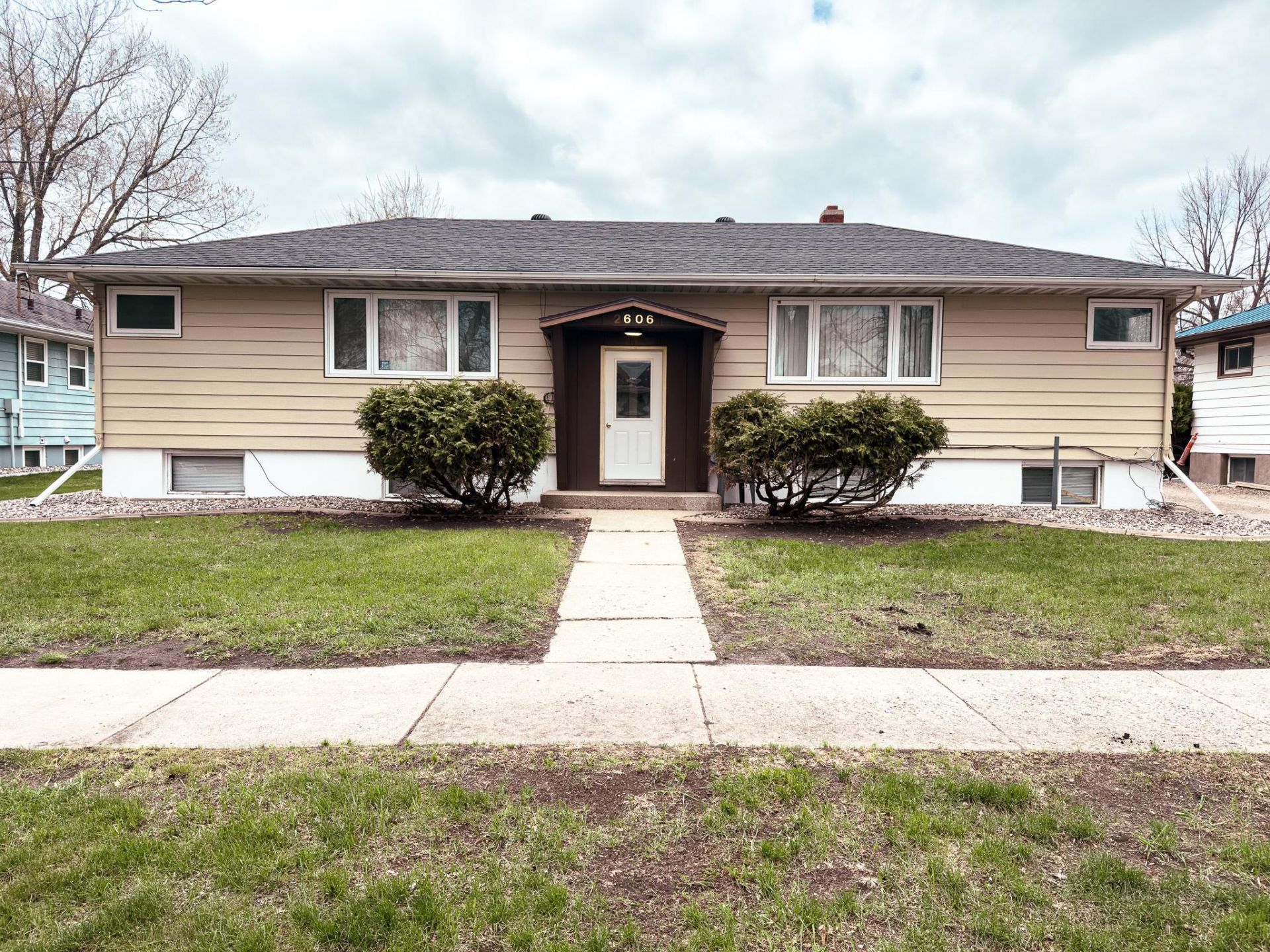 2606 9th Street N, Fargo, ND 58102 Main Photo