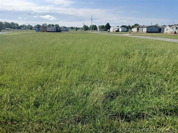 Lake Drive , Checotah, OK 74426