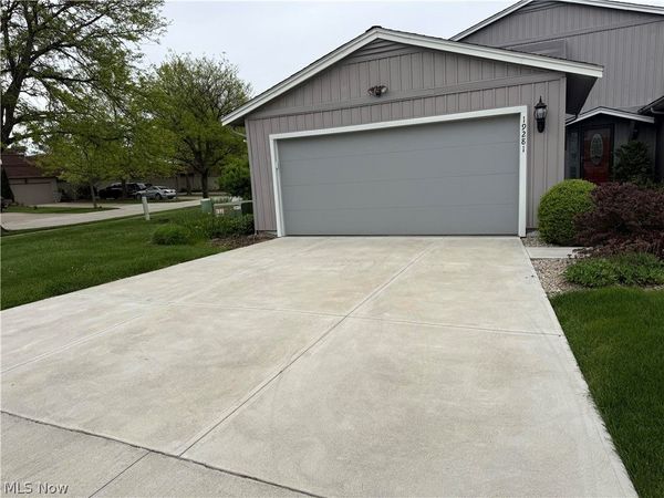 19281 Idlewood Trail, Strongsville, OH 44149