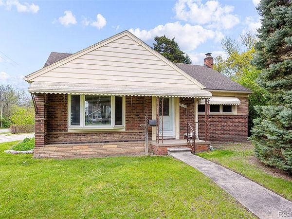 25346 Fairway Drive , Dearborn, MI 48124