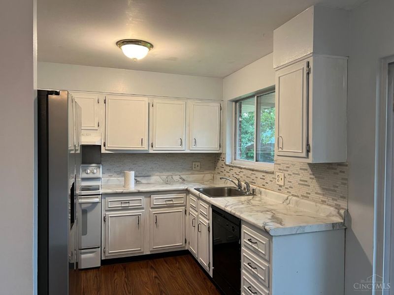 975 Glasgow Drive, Forest Park, OH 45240 Photo 13