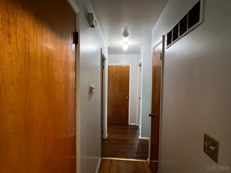 975 Glasgow Drive, Forest Park, OH 45240 Photo 16