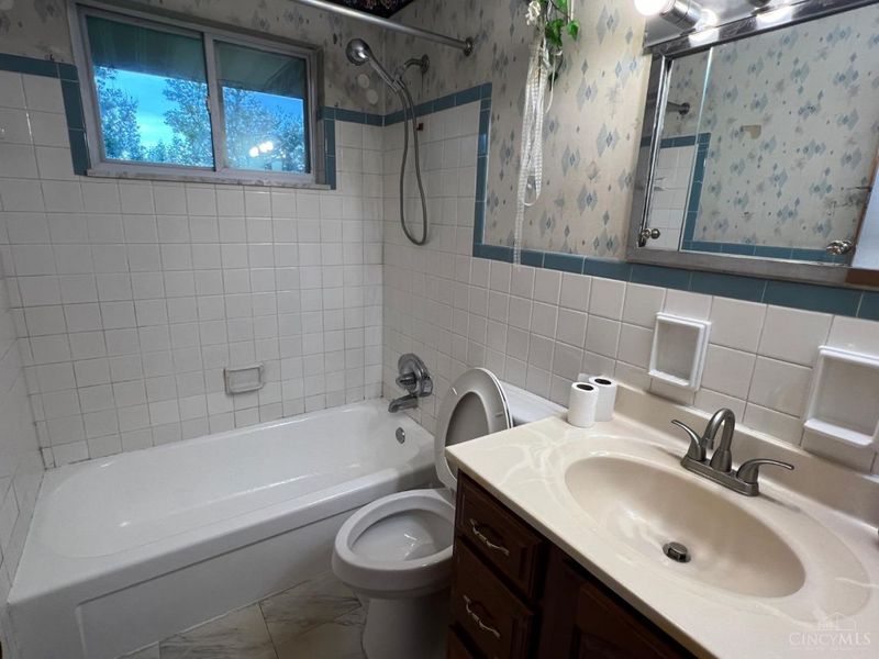975 Glasgow Drive, Forest Park, OH 45240 Photo 18