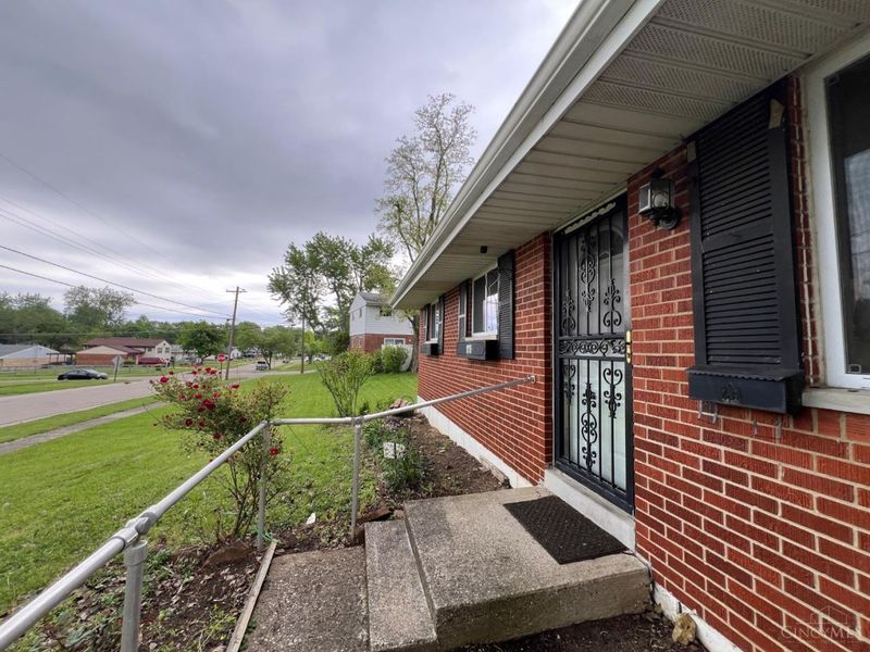 975 Glasgow Drive, Forest Park, OH 45240 Photo 5