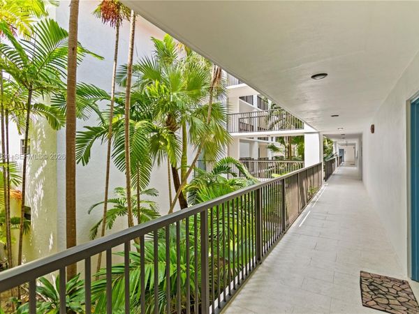 101 Ocean Lane Dr , Unit 209, Key Biscayne, FL 33149