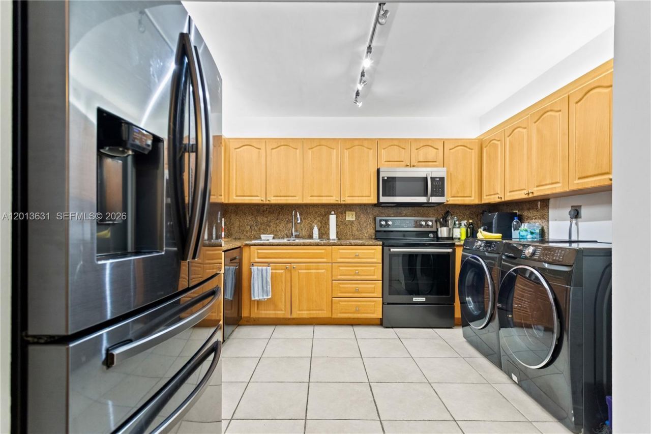 101 Ocean Lane Dr, Unit 209, Key Biscayne, FL 33149 Photo