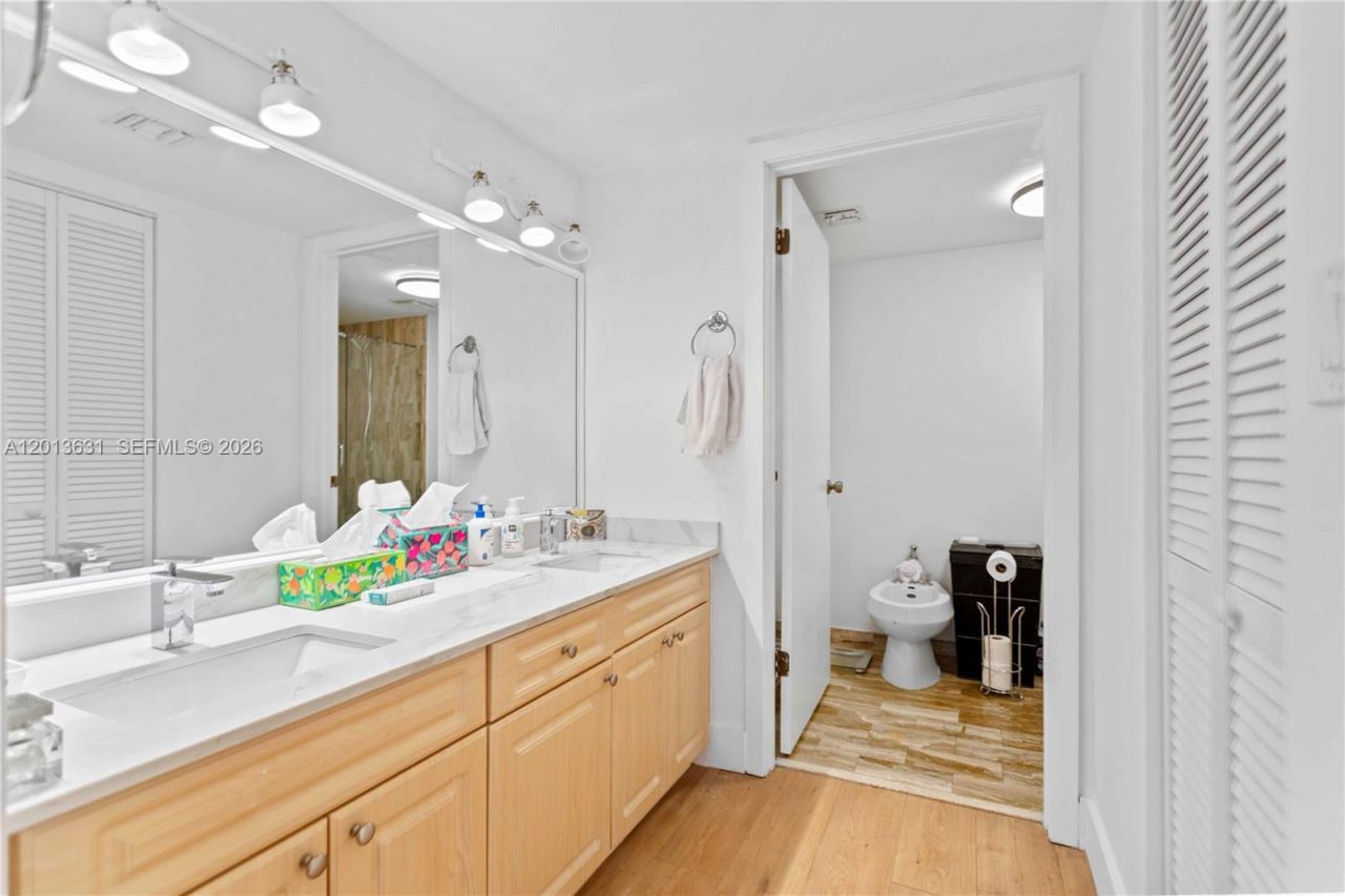 101 Ocean Lane Dr, Unit 209, Key Biscayne, FL 33149 Photo