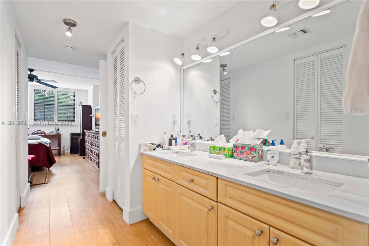 101 Ocean Lane Dr, Unit 209, Key Biscayne, FL 33149 Photo