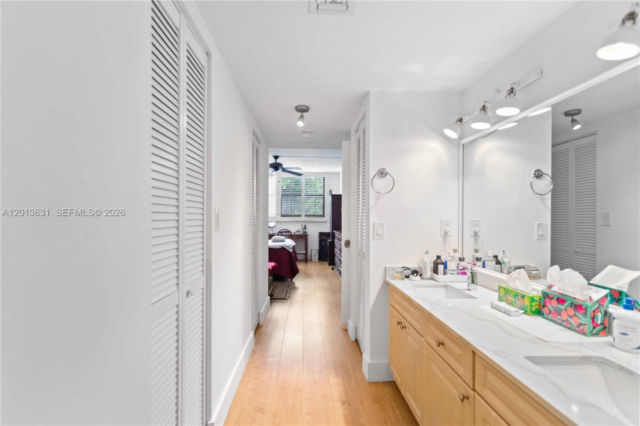 101 Ocean Lane Dr, Unit 209, Key Biscayne, FL 33149 Photo