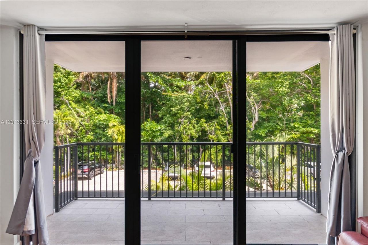 101 Ocean Lane Dr, Unit 209, Key Biscayne, FL 33149 Photo