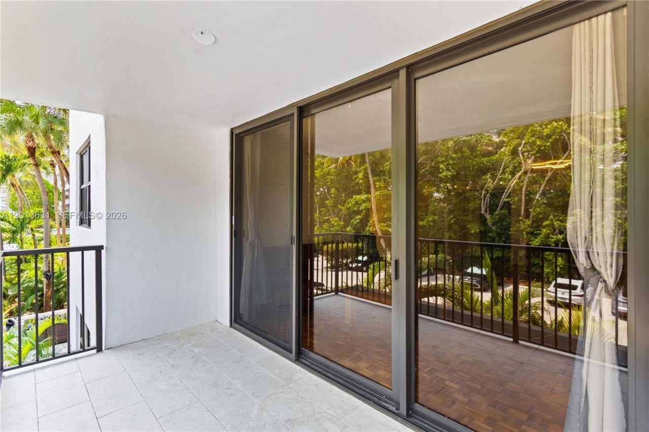 101 Ocean Lane Dr, Unit 209, Key Biscayne, FL 33149 Photo