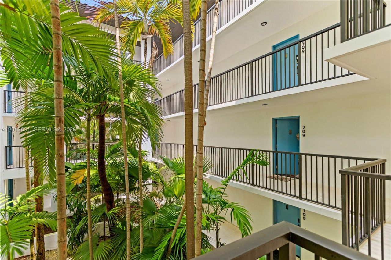 101 Ocean Lane Dr, Unit 209, Key Biscayne, FL 33149 Photo