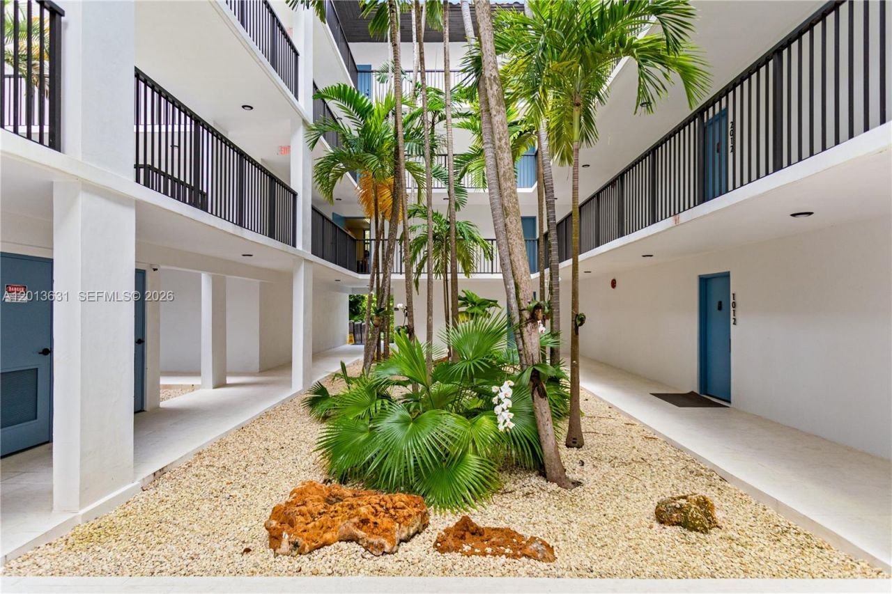 101 Ocean Lane Dr, Unit 209, Key Biscayne, FL 33149 Photo